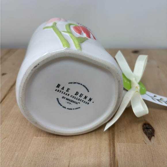 Rae Dunn MAMA Mug White Ceramic Pink Interior Floral Decor Black Lettering New - Picture 4 of 4